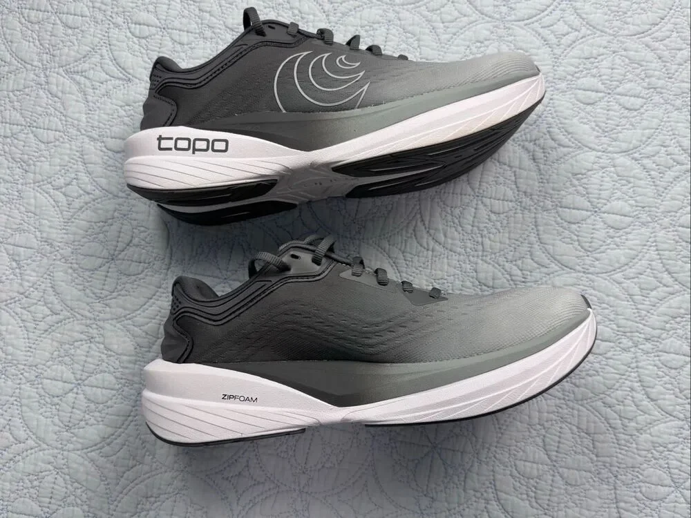 Topo Athletic Phantom 4 Running Shoes Grey Color Scheme Womens Size 8.5